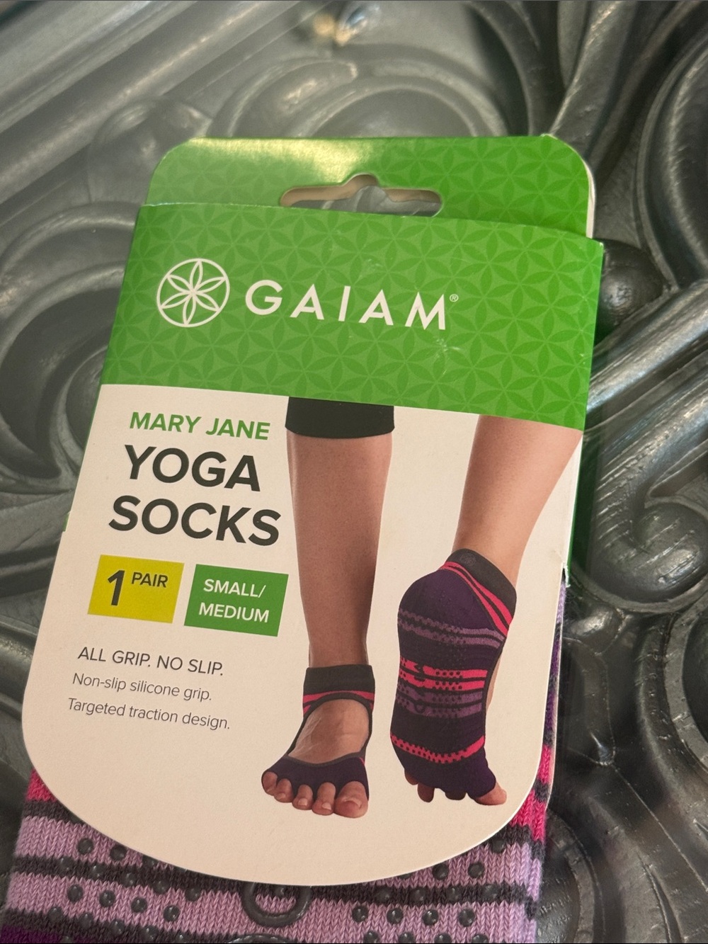GAIAM Small Medium Purple Pink Mary Jane Grip Yoga Socks - Picture 2 of 8